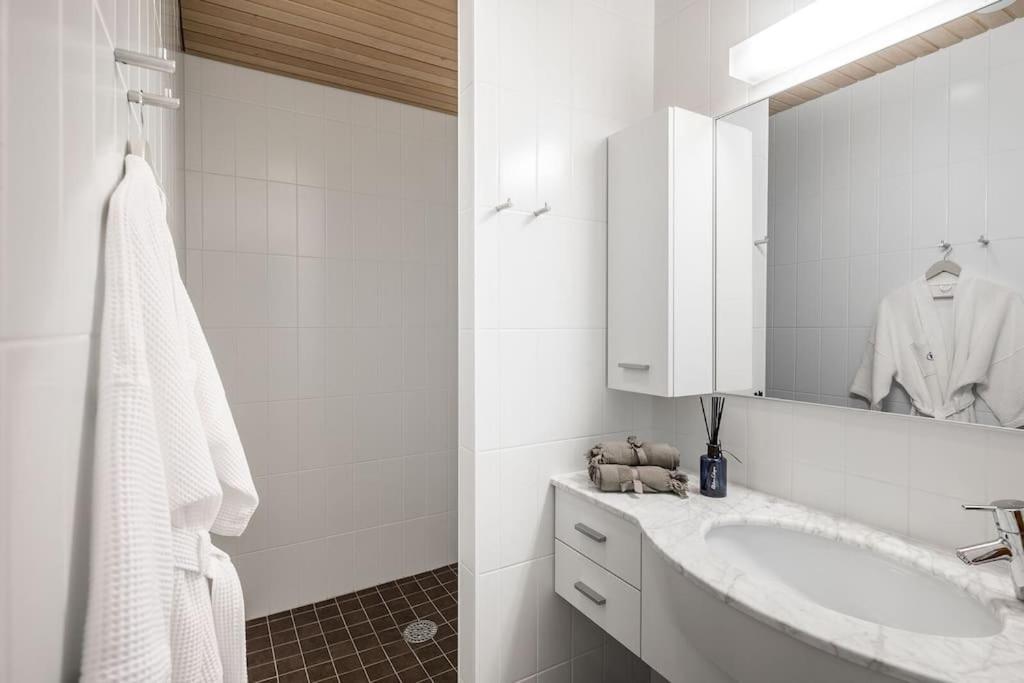 Spacious Home With Four Terrace, Sauna, Sea View Helsinki Dış mekan fotoğraf
